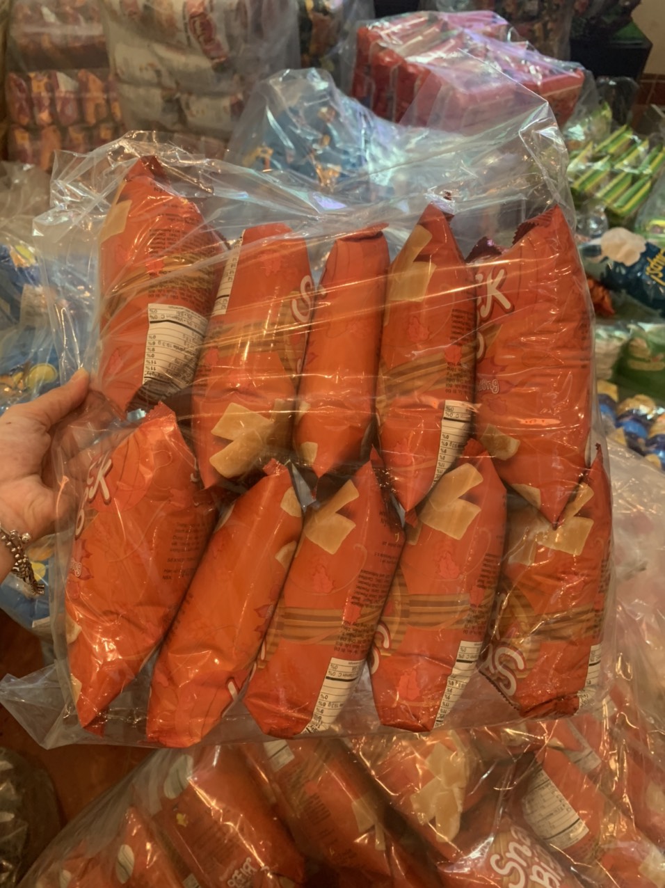 Bịch 10 gói snack bí đỏ vị bò nướng Oishi 16g