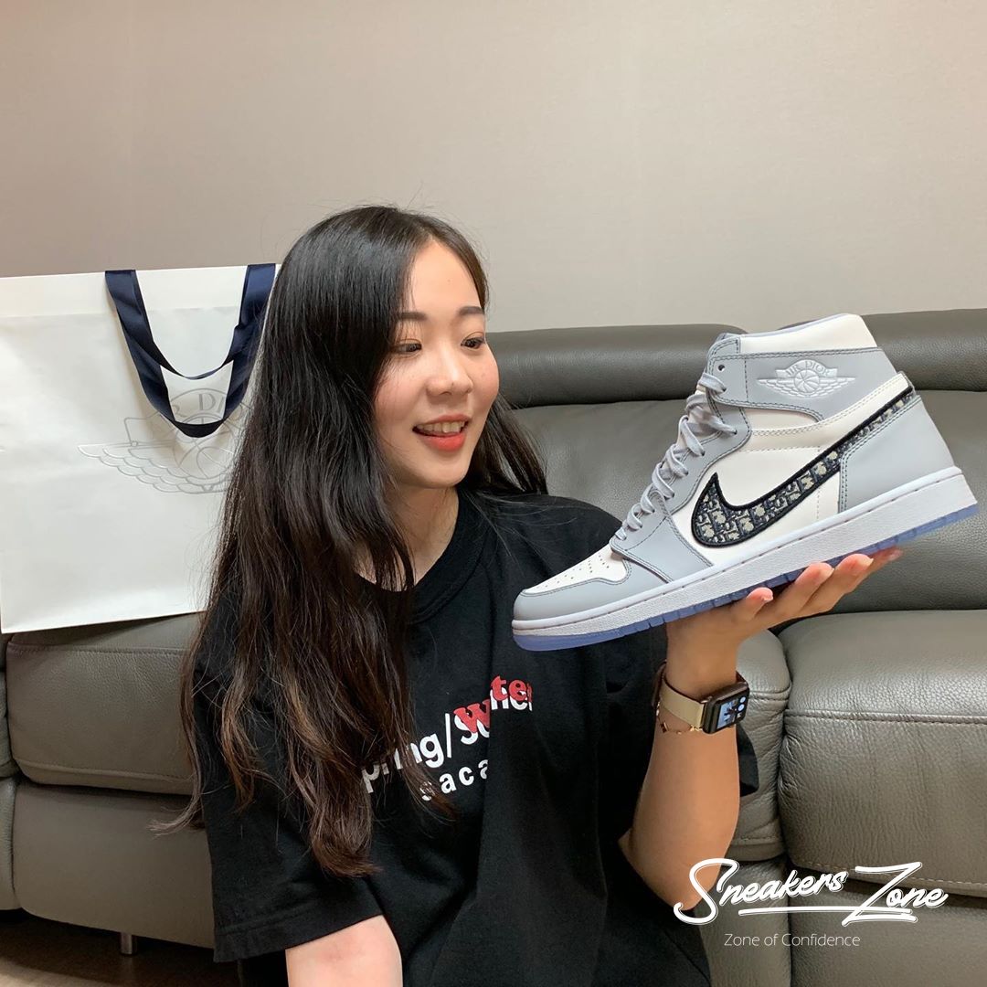 (FREESHIP+HỘP+QUÀ) Giày Thể Thao AIR JORDAN 1 Retro High Cao Cổ Xám Trắng Cực Phong Cách SNEAKERS WORLD 4