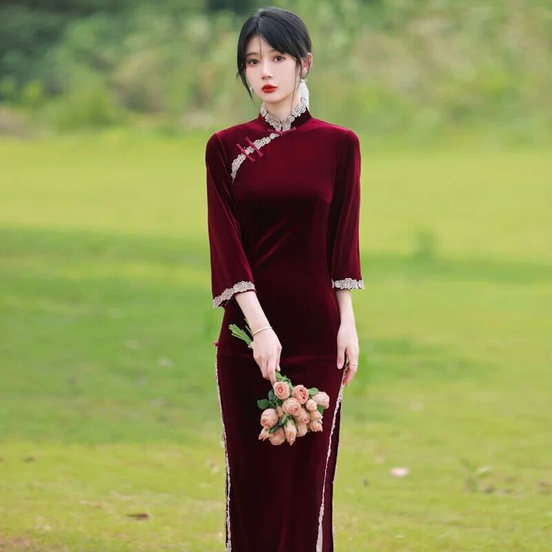 Sườn xám nhung đỏ viền ren 40-70 kg