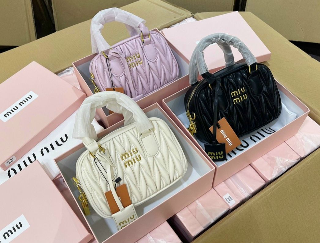 Túi xách nữ miumiu da nhúng kèm thẻ fullbox túi vải hãng size 20cm