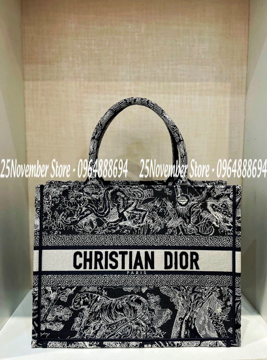 Dior Dior Book Tote Bag M1296ZRGOM928 canvas Navy White Used Women  M1296ZRGOM928Product Code2106800495584BRAND OFF Online Store