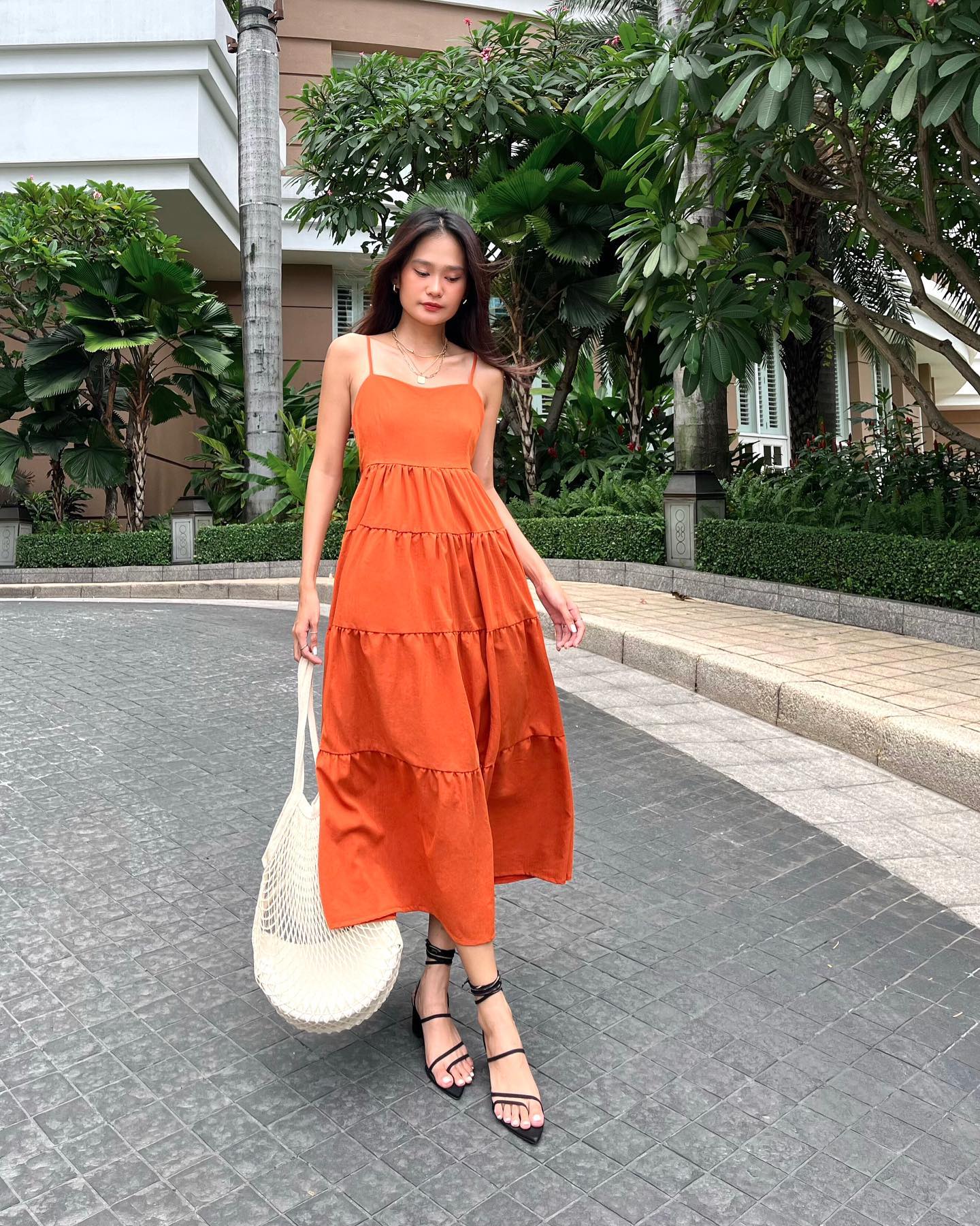 SAP-Đầm dài 2 dây hở lưng nữ tính volca
