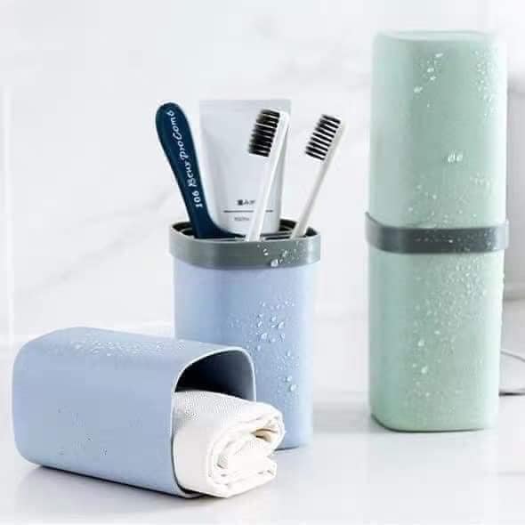Hộp đựng bàn chải, kem đánh răng, khăn mặt đi du lịch