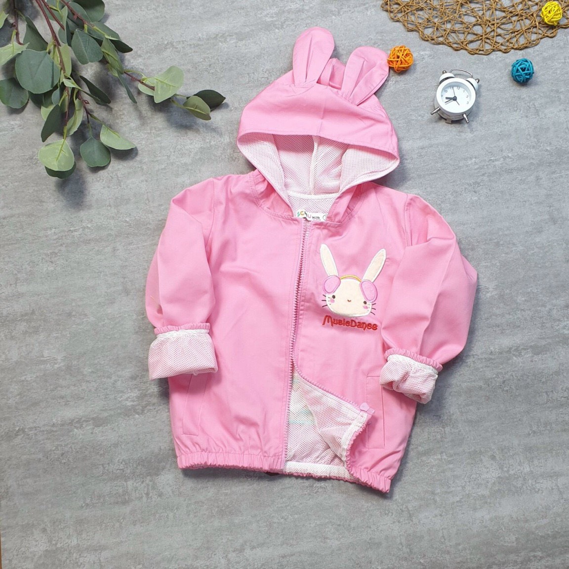 Áo khoác kaki bé gái thêu đắp tai thỏ size 10-42kg.