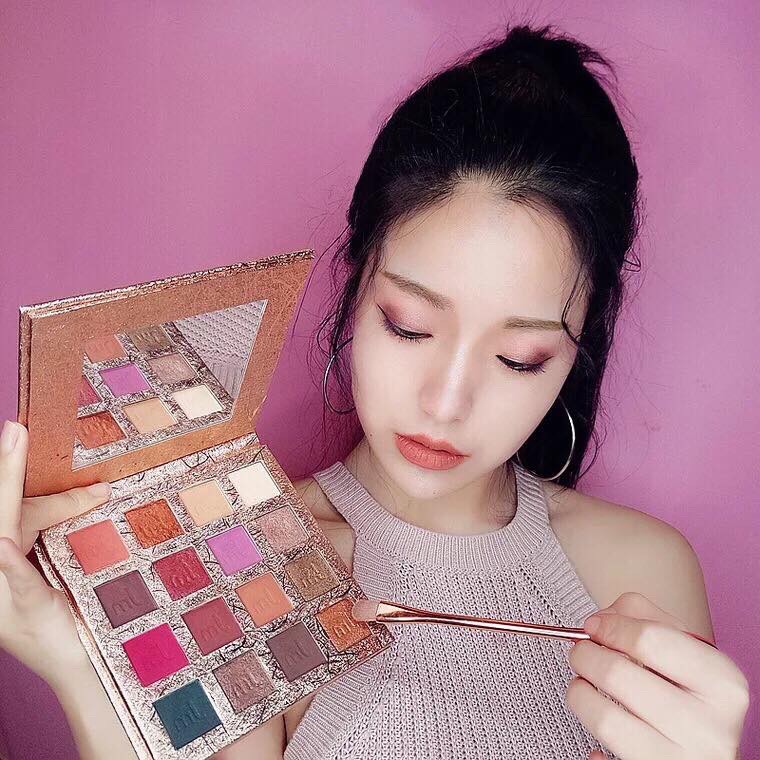 Bảng phấn mắt Jeanmiss [ ảnh tự chụp