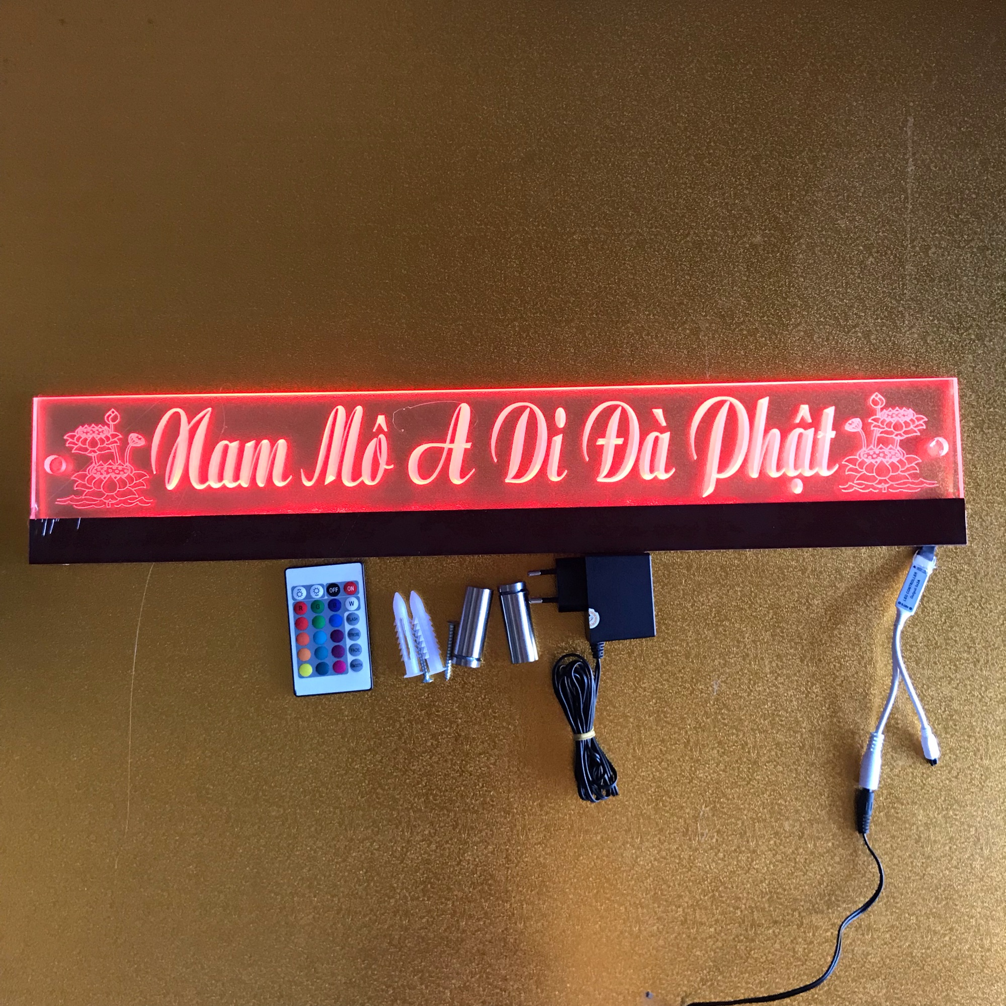 Chữ điện : NAM MÔ A DI ĐÀ PHẬT(10x40cm)treo tường- hoa sen 2 bên