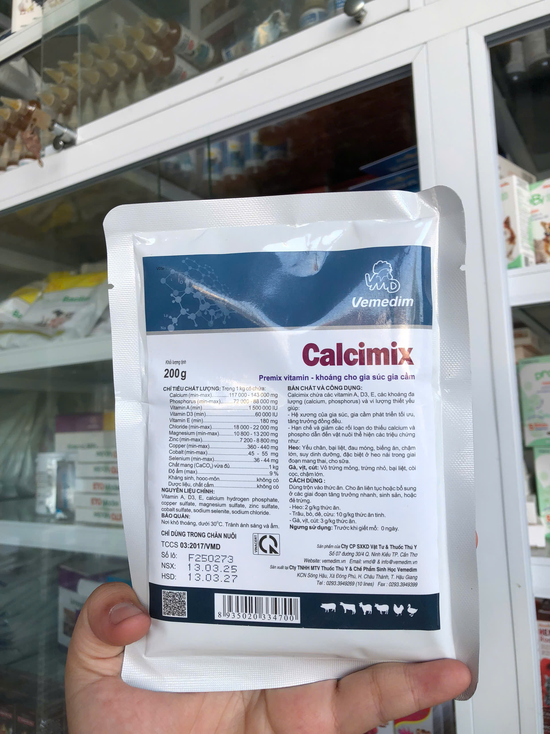 Vemedim Calcimix 200g hỗ trợ trị bại liệt, đau móng, biếng ăn, trứng nhỏ, mỏng vỏ cho gia cầm, gia súc