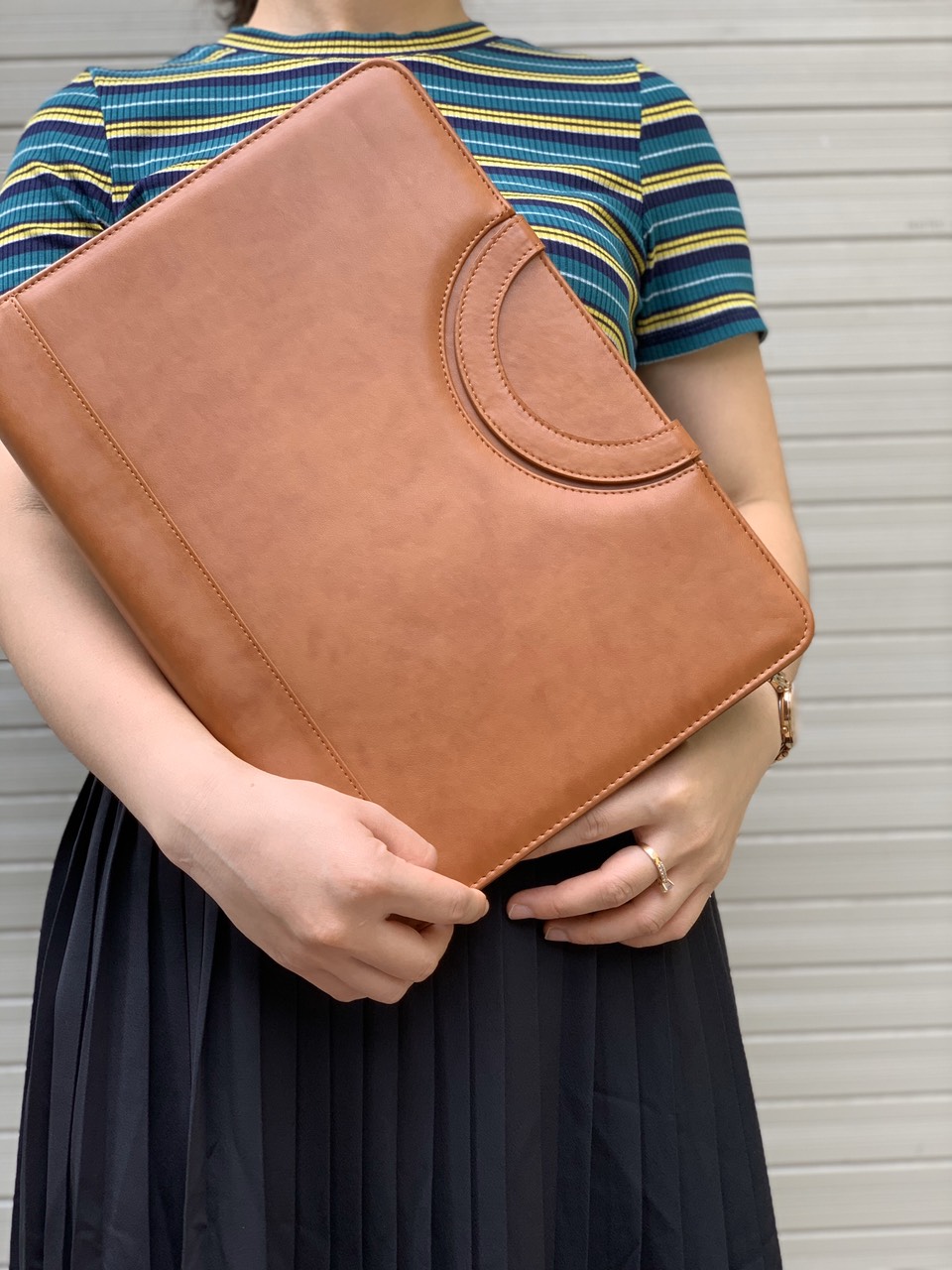 Cặp Đựng Tài Liệu Hồ Sơ Ipad giấy A4 Đa Năng Nhiều Ngăn,Tặng kèm máy tính cá nhân kèm theo.