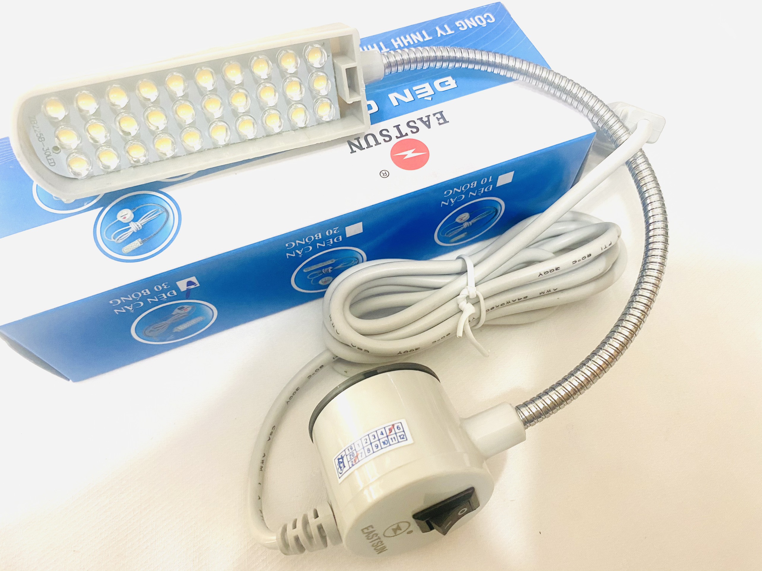 Đèn cần máy may eastsun 30 bóng led có nam châm