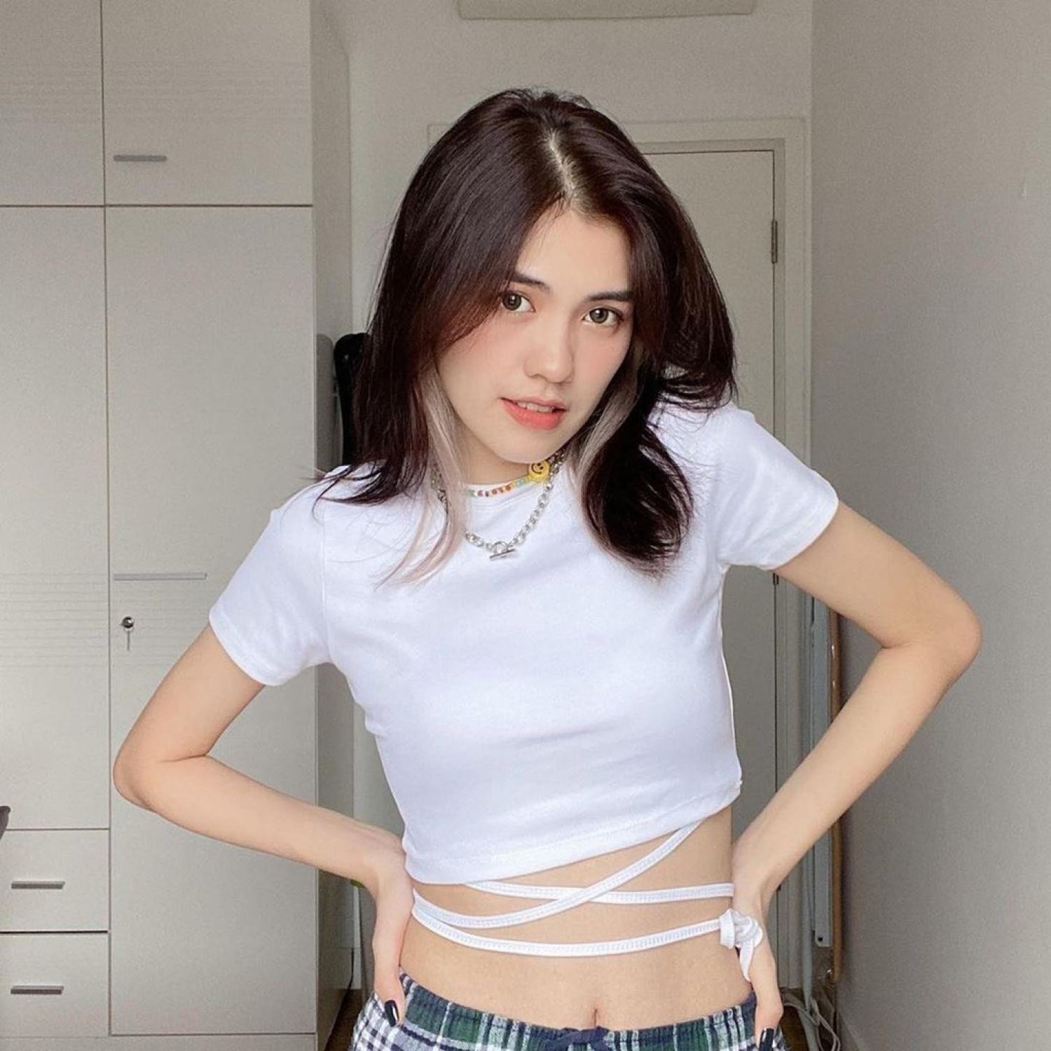 Áo thun croptop cộc tay có điểm nhấn buộc dây ở eo A155 Áo phông đen trắng tôn eo phong cách sexy