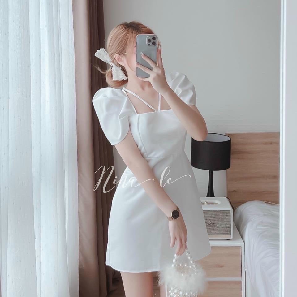 Đầm cổ vuông