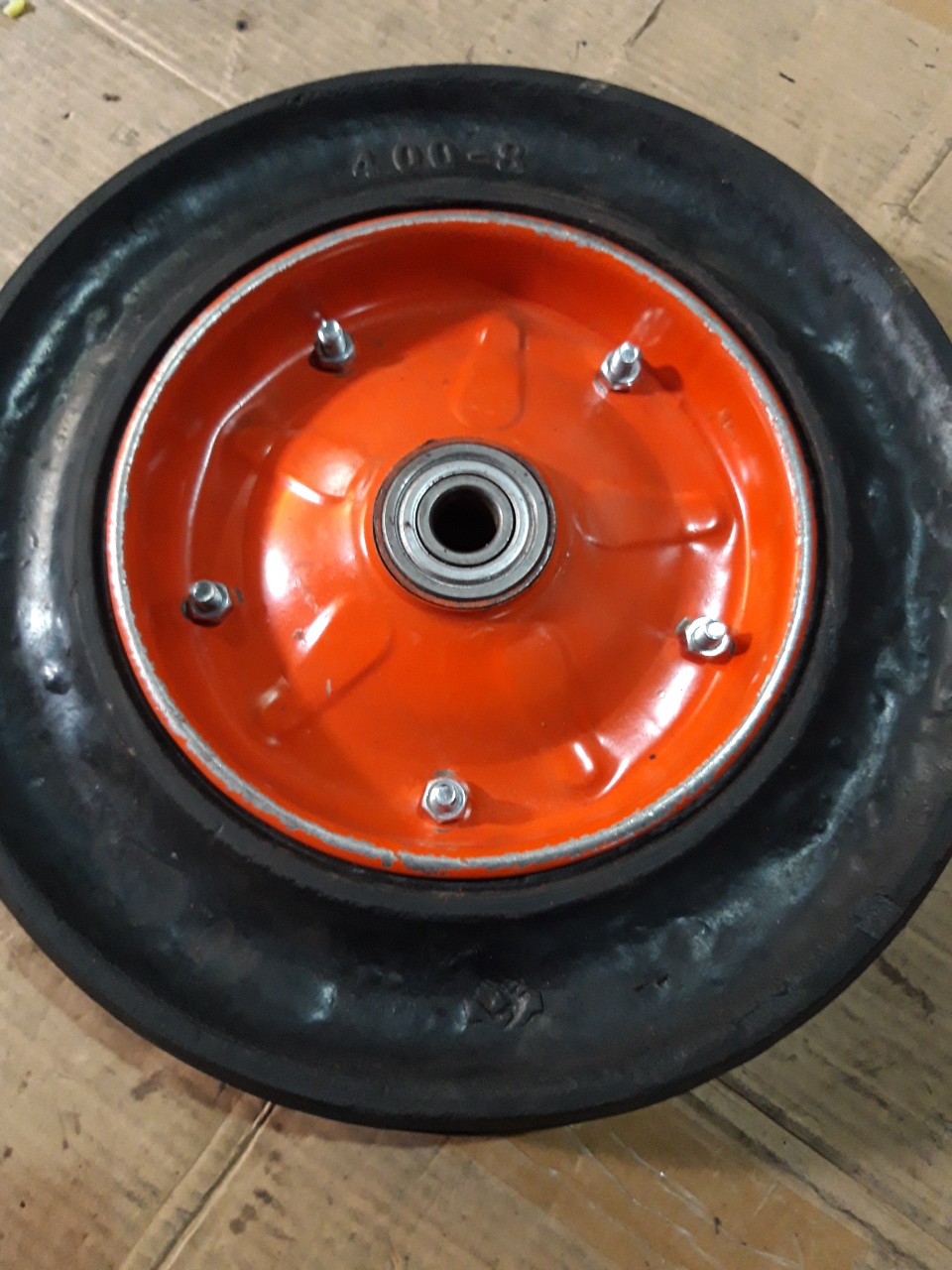Bánh đặc 400-8 gắn cho xe đẩy , xe rùa, cối trộn hồ