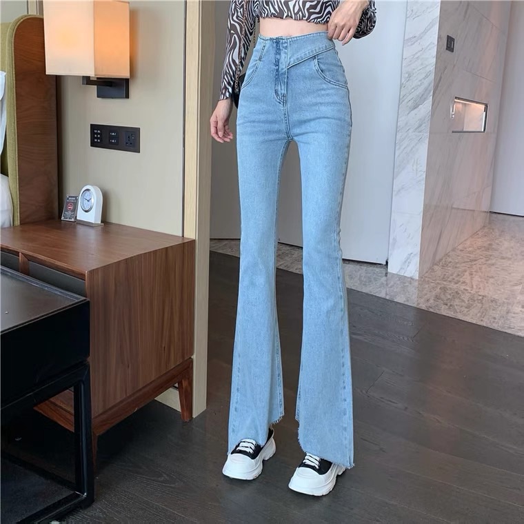 Quần ống loe lưng cao xanh xước lai xẻ nút sau cá tính