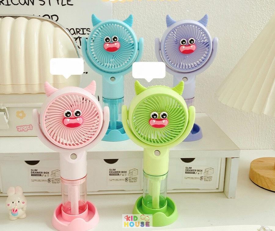 Quạt phun sương cầm tay mini, Quạt mini cầm tay, quạt tích điện để bàn nhỏ gọn nhiều màu sắc xinh xắn