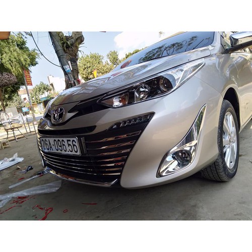 Ốp trang trí mặt calang xe toyota vios 2019