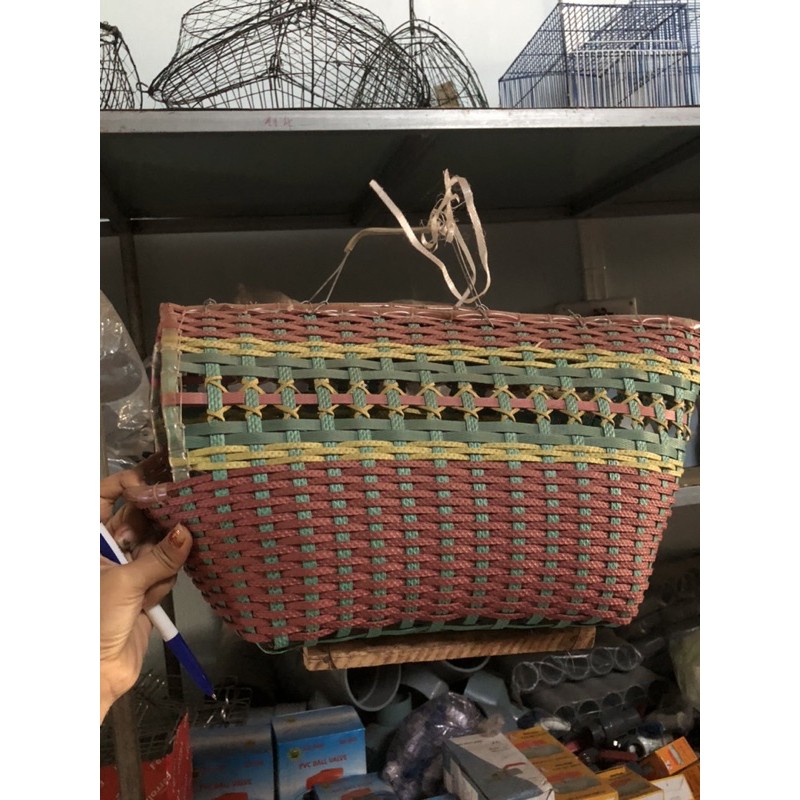 Giỏ xách gà đá bằng nhựa,thời trang,bền đẹp