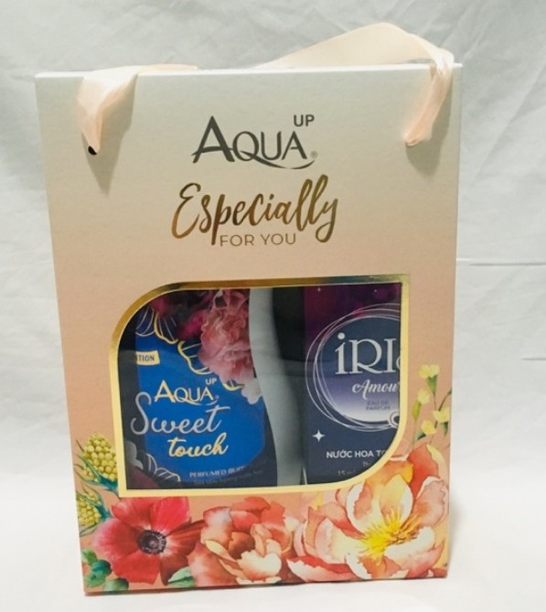 Set Sữa tắm hương nước hoa Aqua sweet touch chai 700ml kèm nước hoa 15 ml