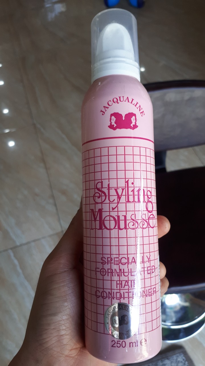 Mousse Gel Tạo kiểu tóc Jacqualine Hair Mousse 250ml hồng