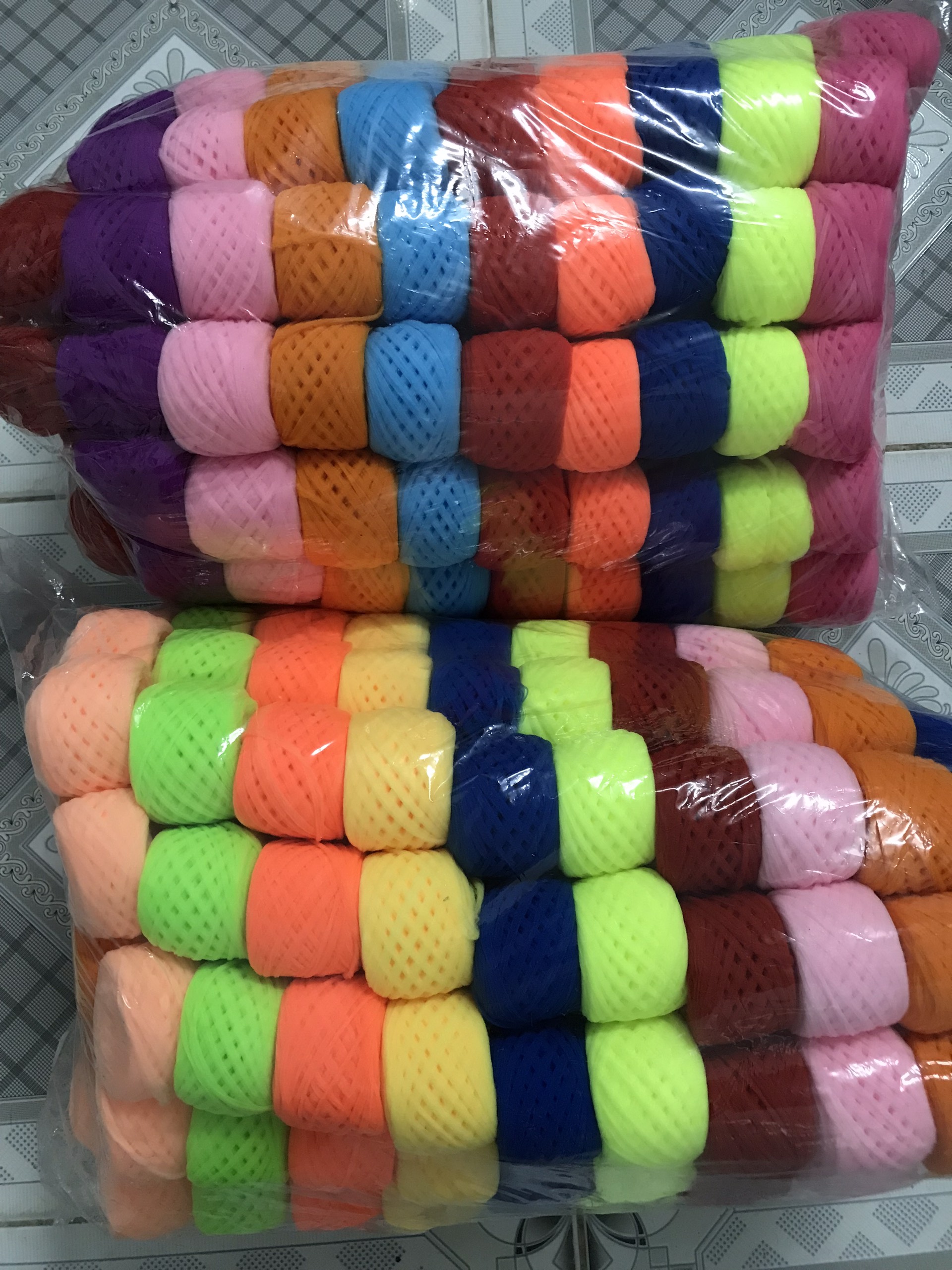 Cuộn len quấn ống nước, Keo len quấn ống PVC