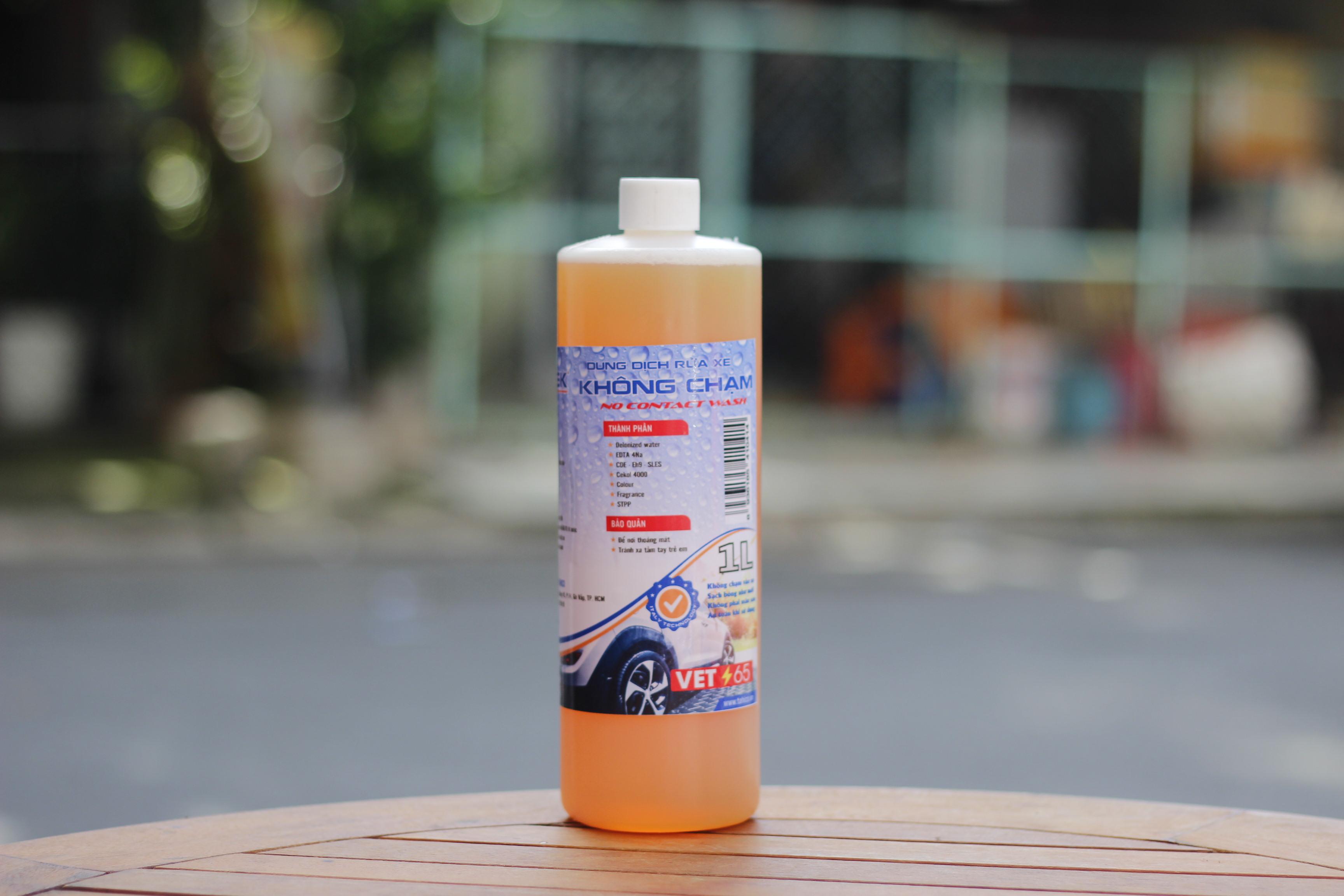 Dung dịch rửa xe không chạm Ventek VET65 chai 1 lít