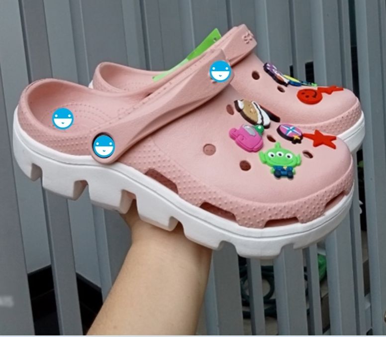 [Tặng hộp+12 Jitbitz] Dép crocs, sục cross hống đế trắng quai ngang cá sấu nhựa cao cấp Tặng 12 sticker gắn siêu đẹp