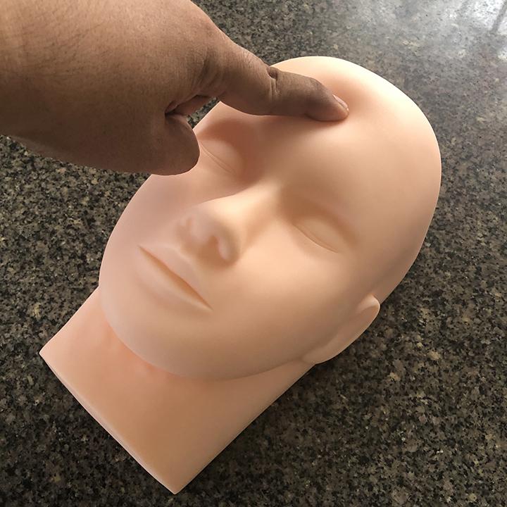 Đầu manocanh học massage - nối mi và bấm huyệt