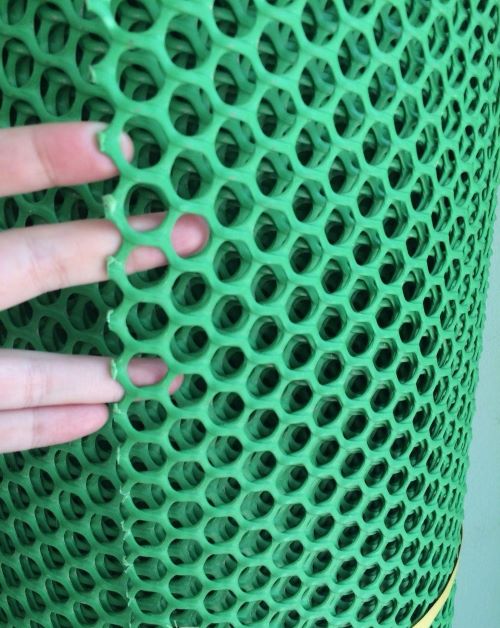 Lưới nhựa mắt cáo, lưới nhựa cứng uốn dẻo màu xanh khổ 1m mắt nhỏ 1cm giá rẻ