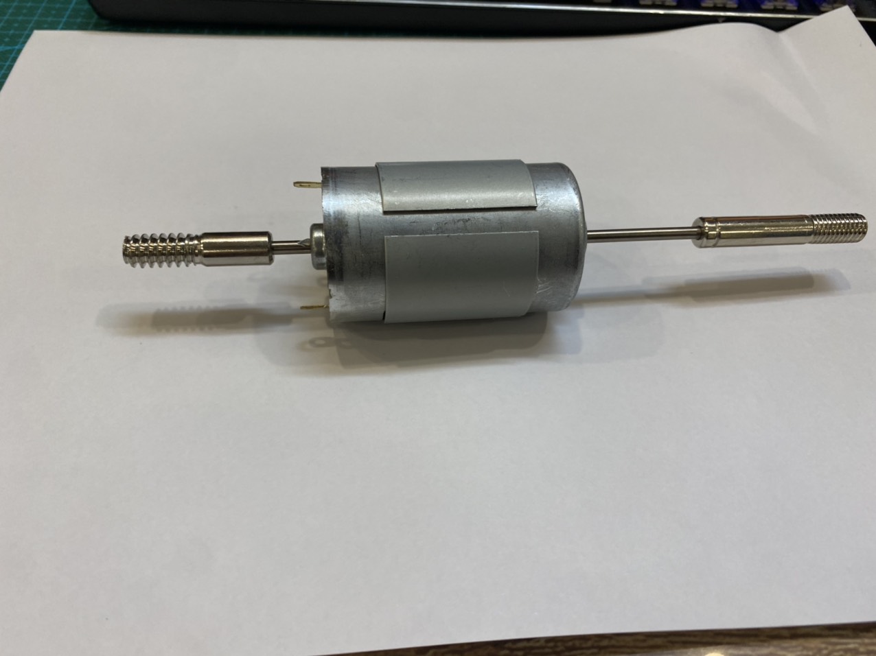 Động cơ quạt 555 12v dc có lắp sẵn chục quạt moto 555 new