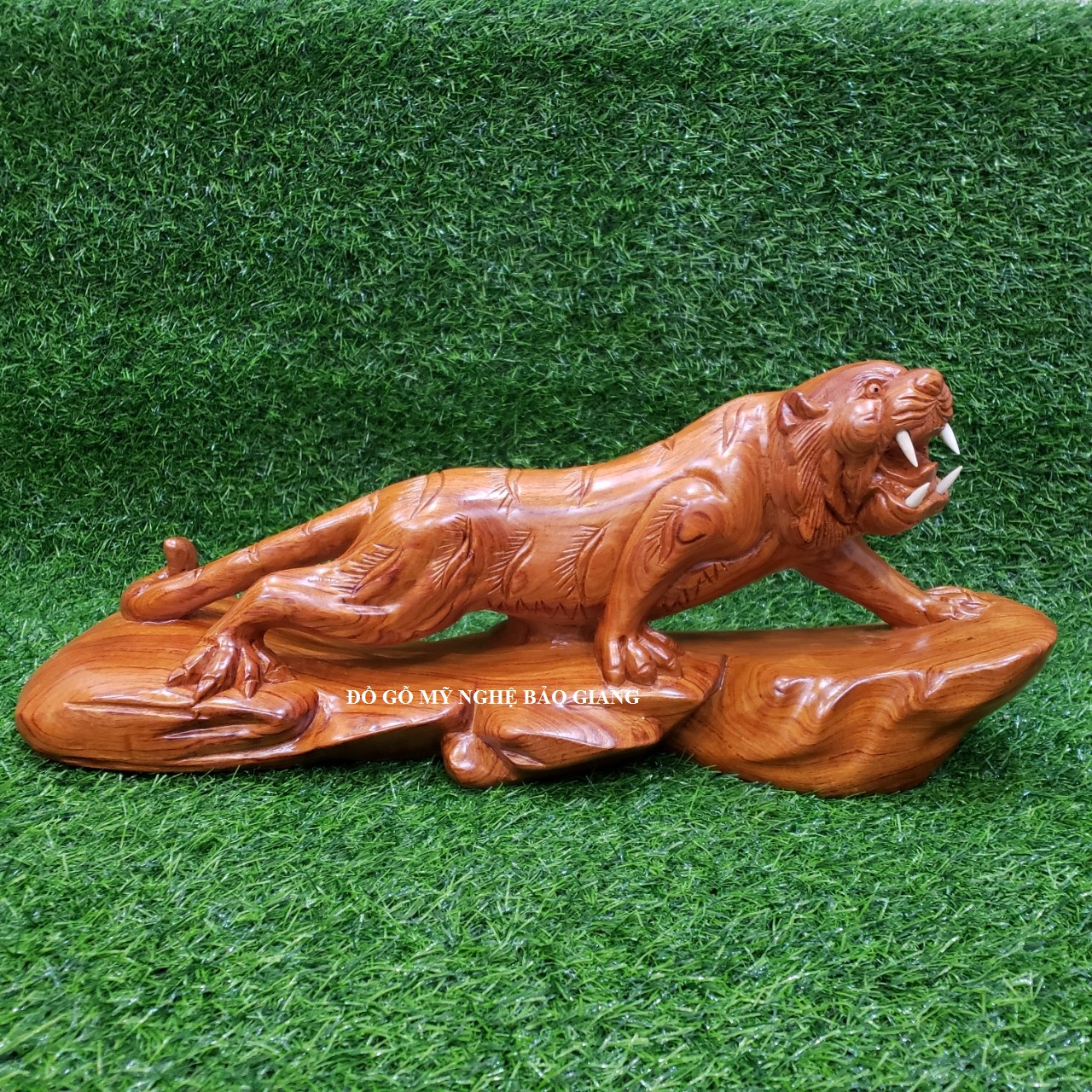 Tượng con hổ gỗ hương dài 50 cm