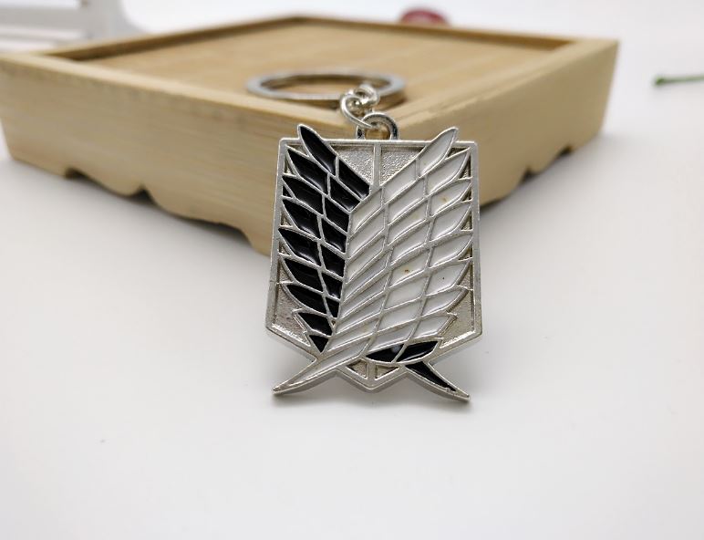 Móc khóa Attack on Titan Tấn công người khổng lồ