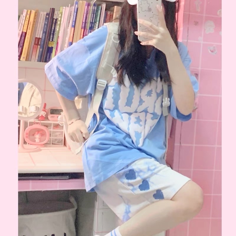 Set bộ thể thao quần đùi loang kèm áo thun rộng cá tính