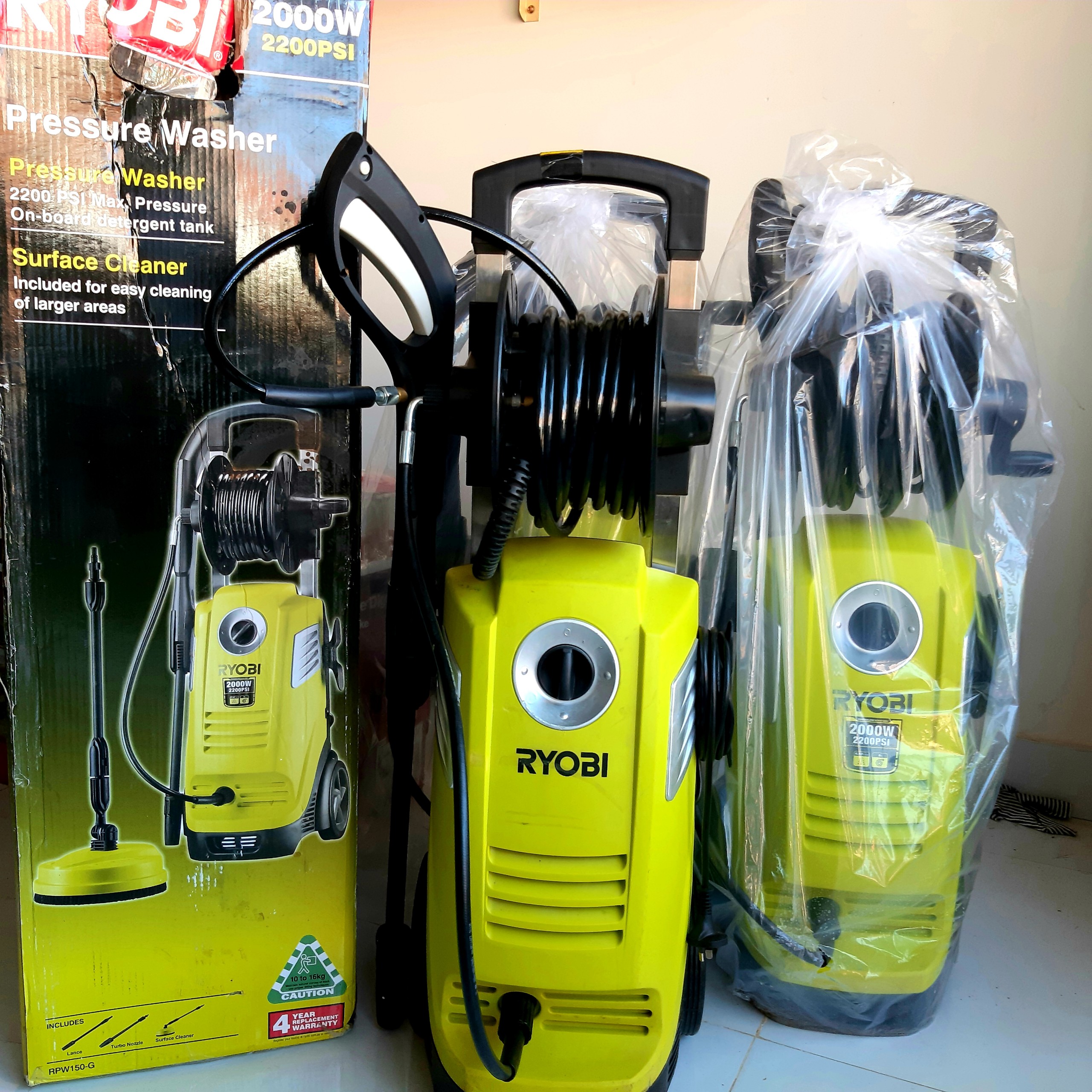 Máy Rửa Xe Ryobi 2000W