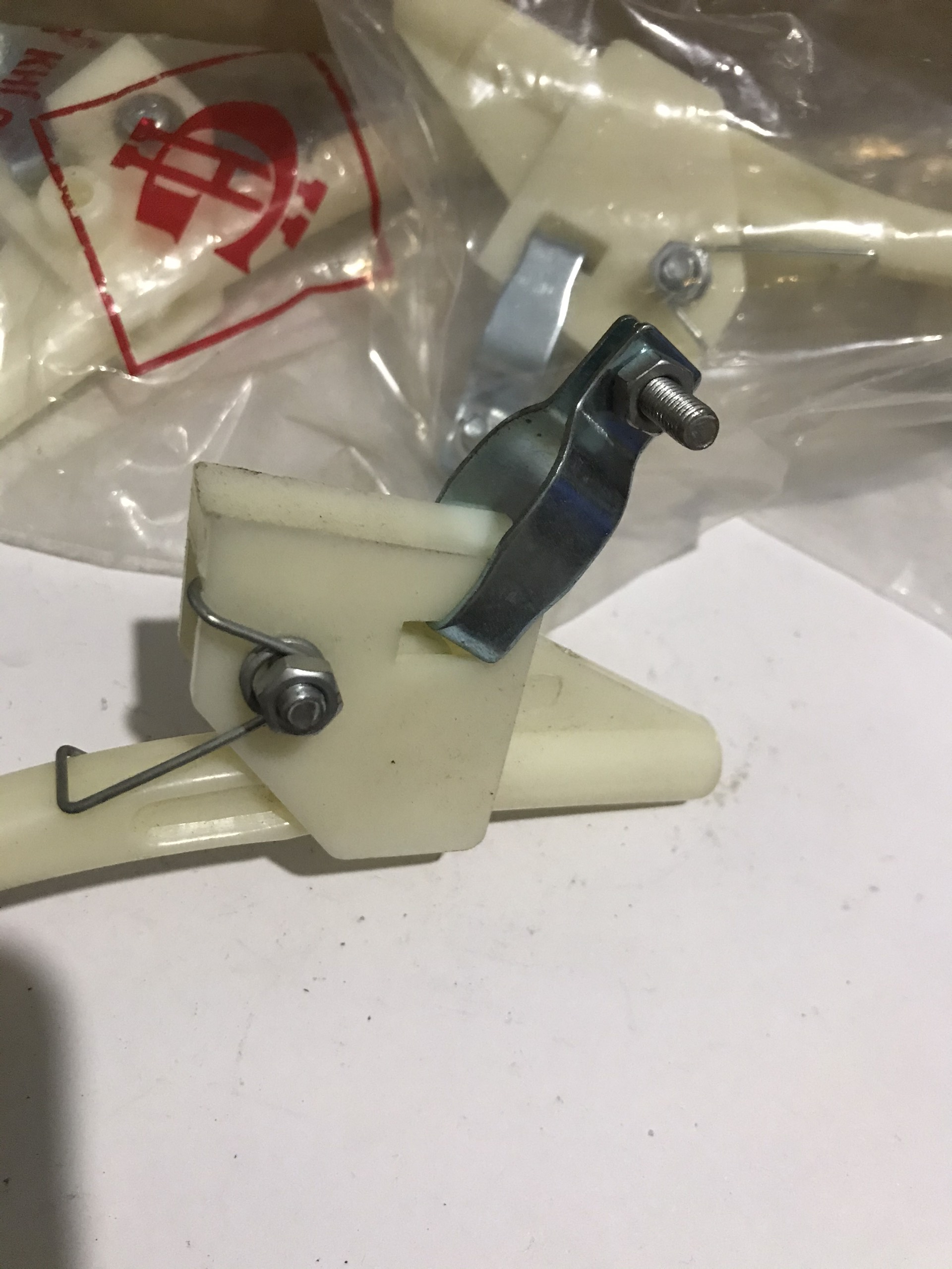 [HCM]CÒ GA MÁY CẮT CỎ . TRẮNG