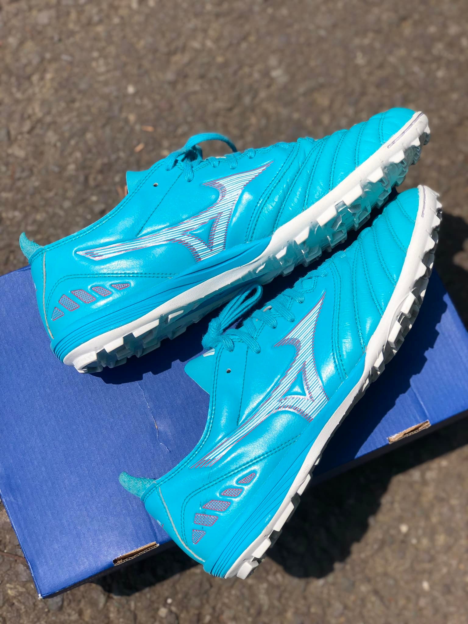 Giày đá bóng sân cỏ nhân tạo Mizuno Neo 3 màu Xanh đế TF sân cỏ nhân tạo