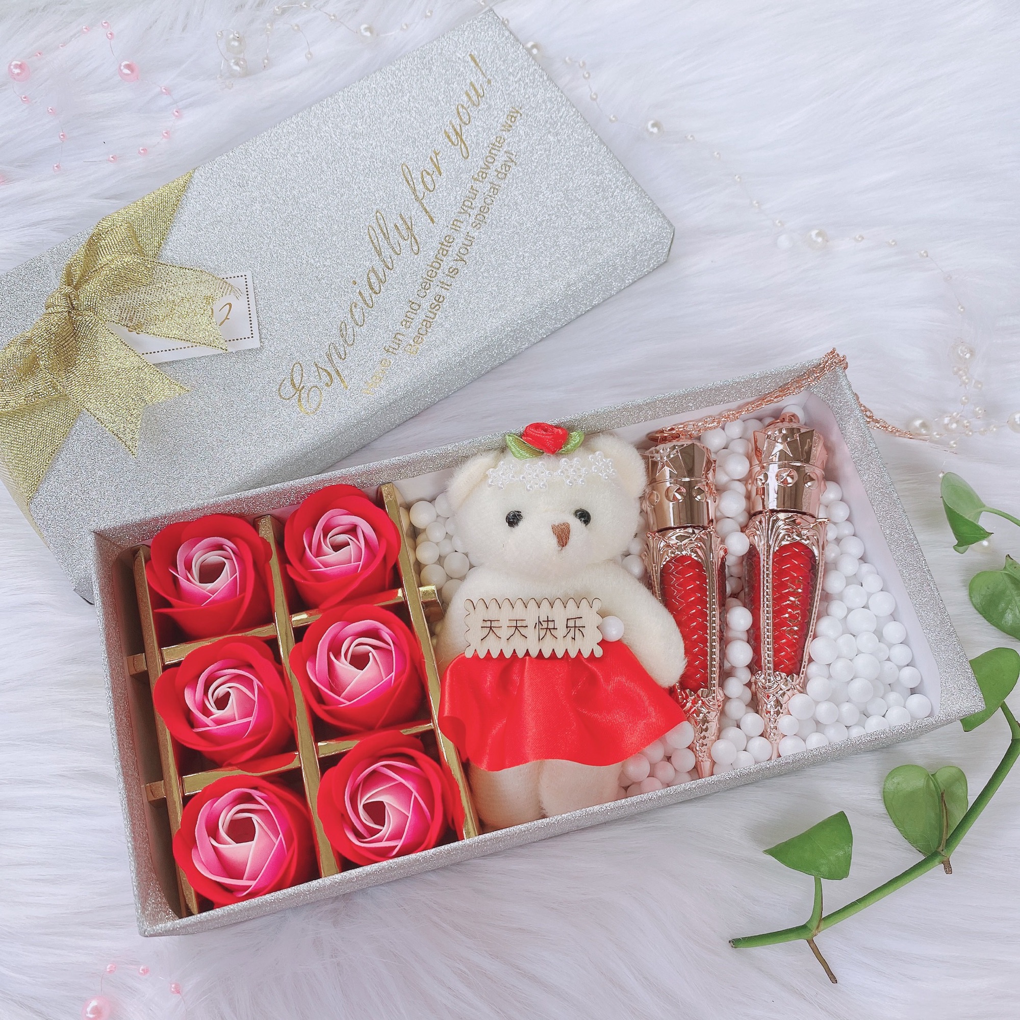 Quà Tặng compo 1 hộp quà + 2 SON KEM KIM CƯƠNG NỮ HOÀNG.Son Đẳng cấp Sang choảnh cho các cô Nàng