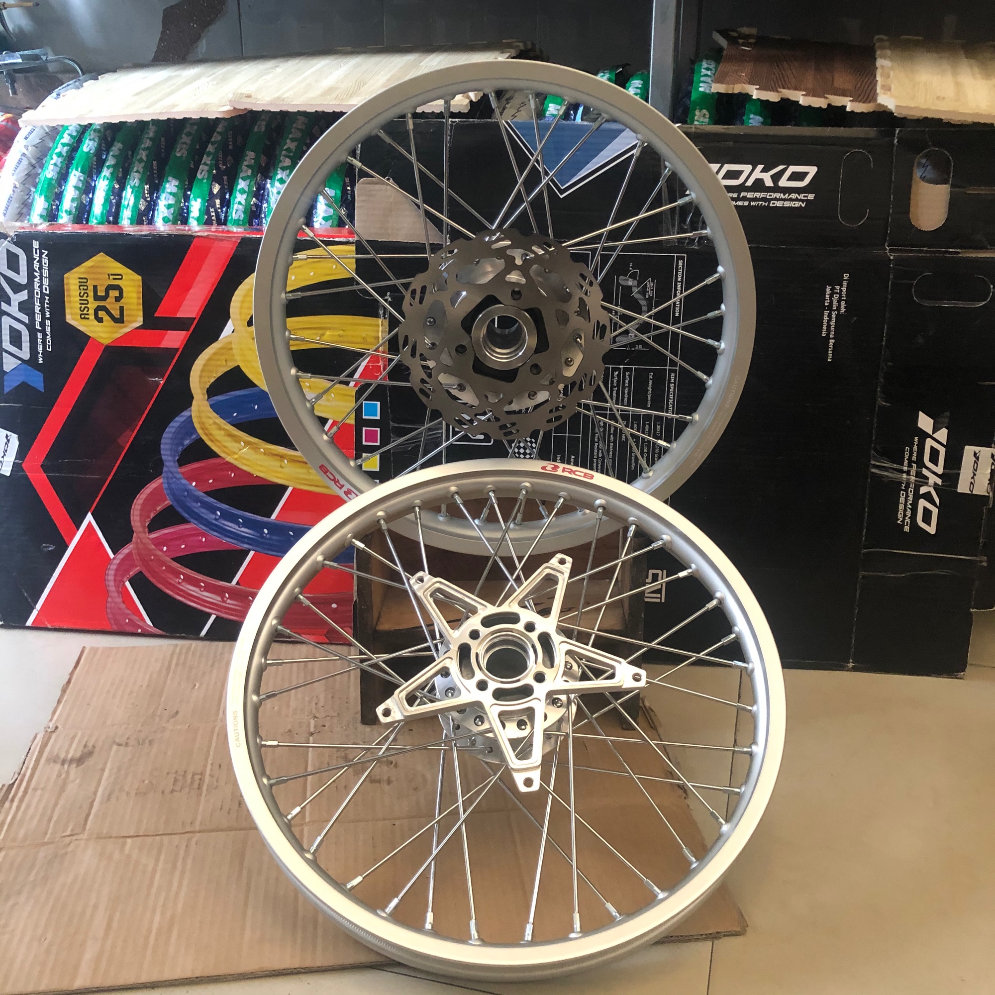 Bánh căm Raider Satria niềng nhôm RCB trc 1.4 sau 1.6, kèm 2 đĩa trc sau.