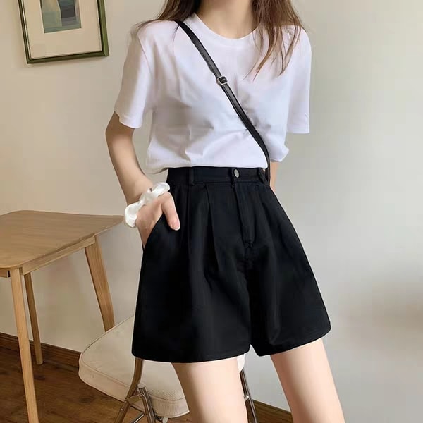 Quần short kaki ống rộng cài nút nữ