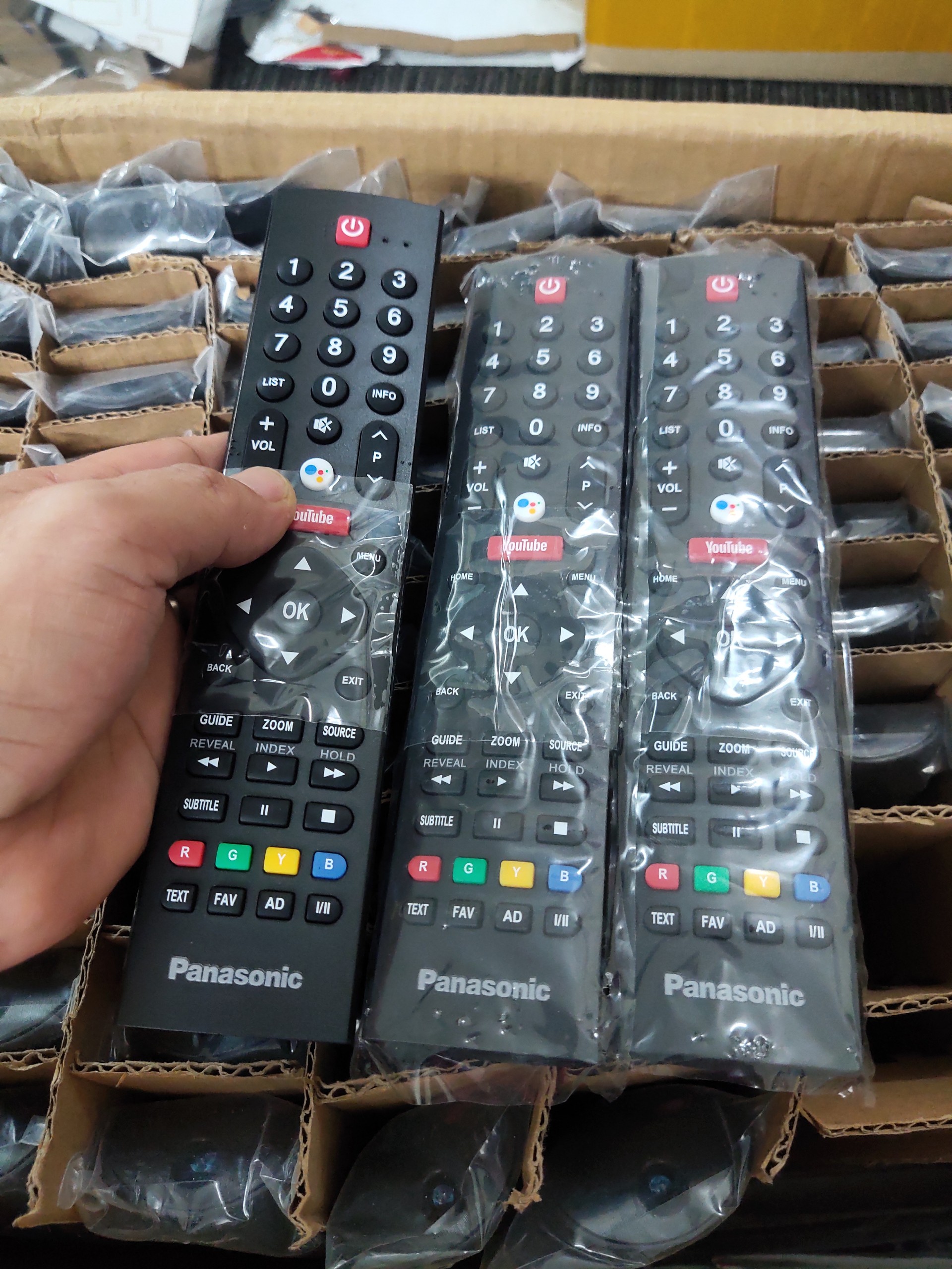 Remote điều khiển tivi Panasonic android tv dòng FX550V FX650V - Micro điều khiển giọng nói