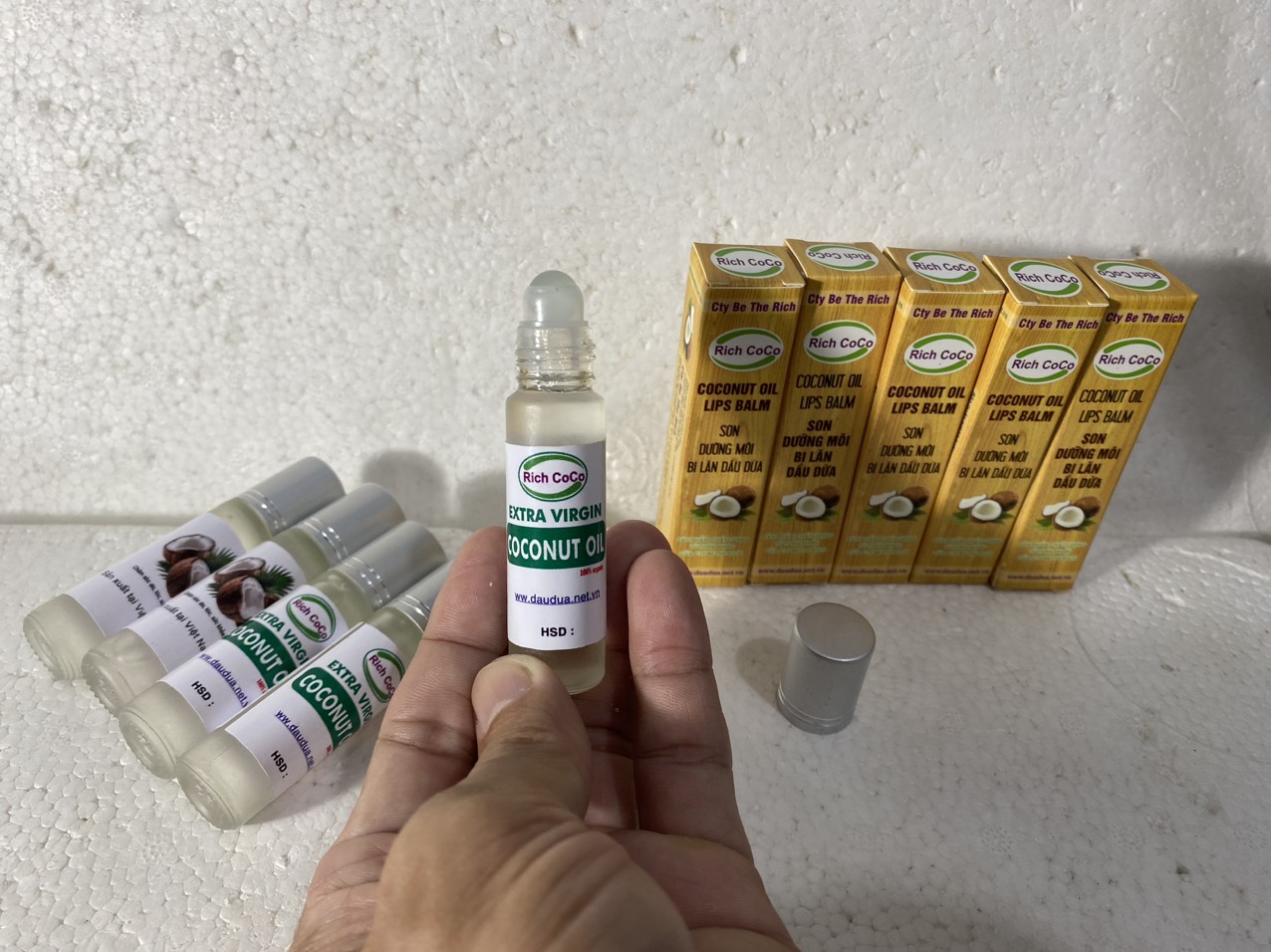 Son dưỡng môi chai bi lăn dầu dừa - rich coco - coconut oil lipsbalm - 100% dầu dừa nguyên chất