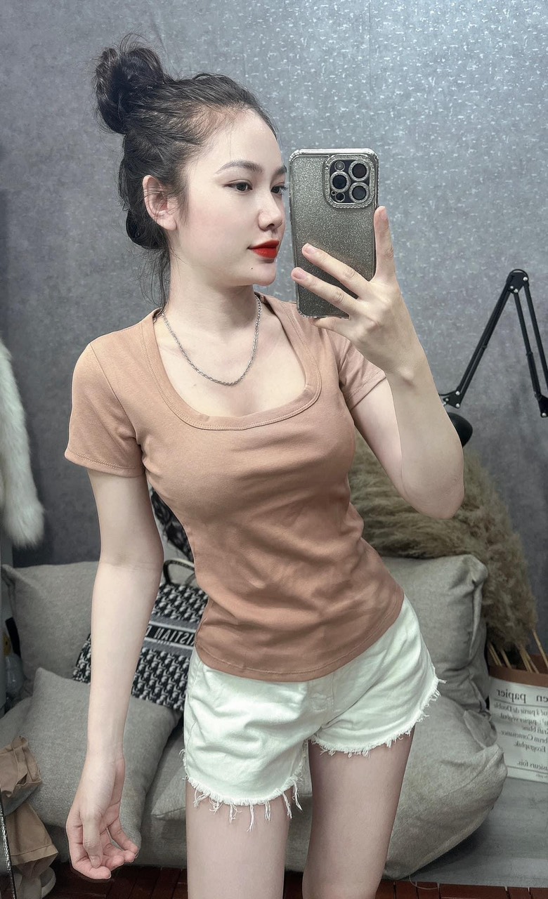 Áo thun body tay ngắn cổ U
