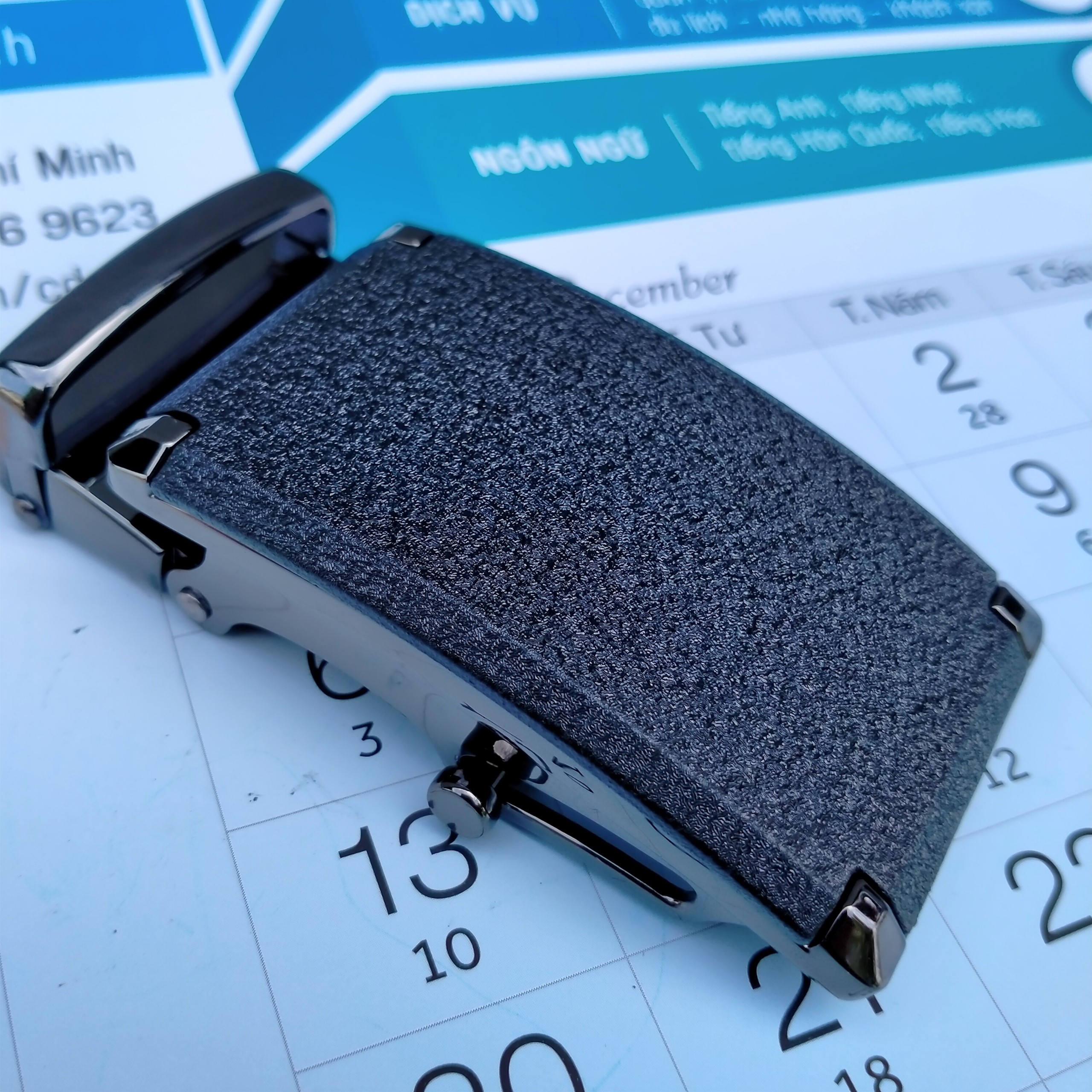 Mặt Khóa Thắt Lưng Con Lăn [ KHÓA XỊN ]  Dùng Cho Dây Trơn Không Có Rãnh Răng Cưa Mặt Khóa Dây Nịt Lăn Rộng 3.8cm Phù Hợp Với Dây Rộng 3.5-3.7cm Bút Dây Nịt Được Đính Đá Chống Gỉ Cao Cấp Và Được Bảo Hành 12 Tháng