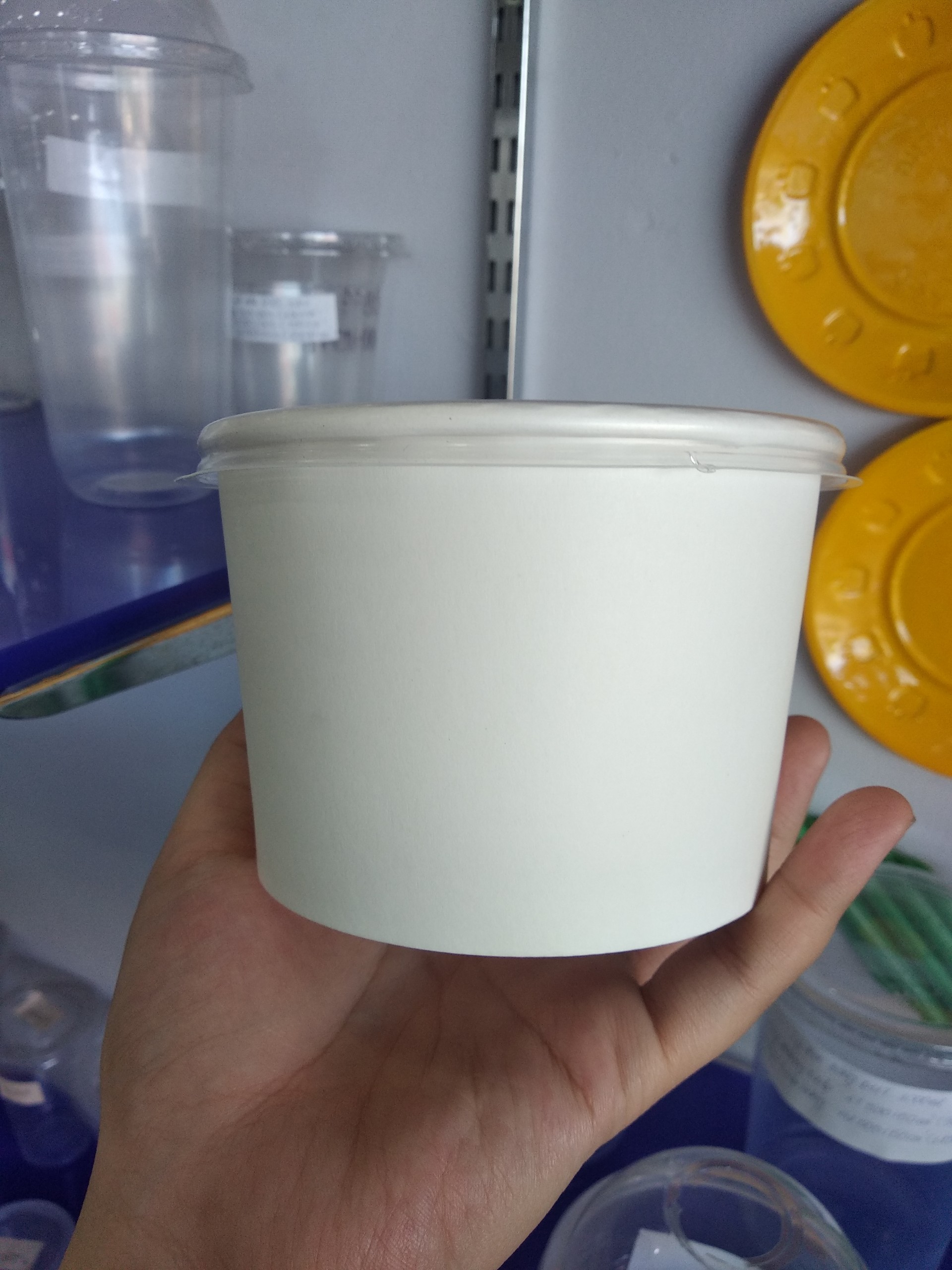 50 tô giấy + nắp bằng