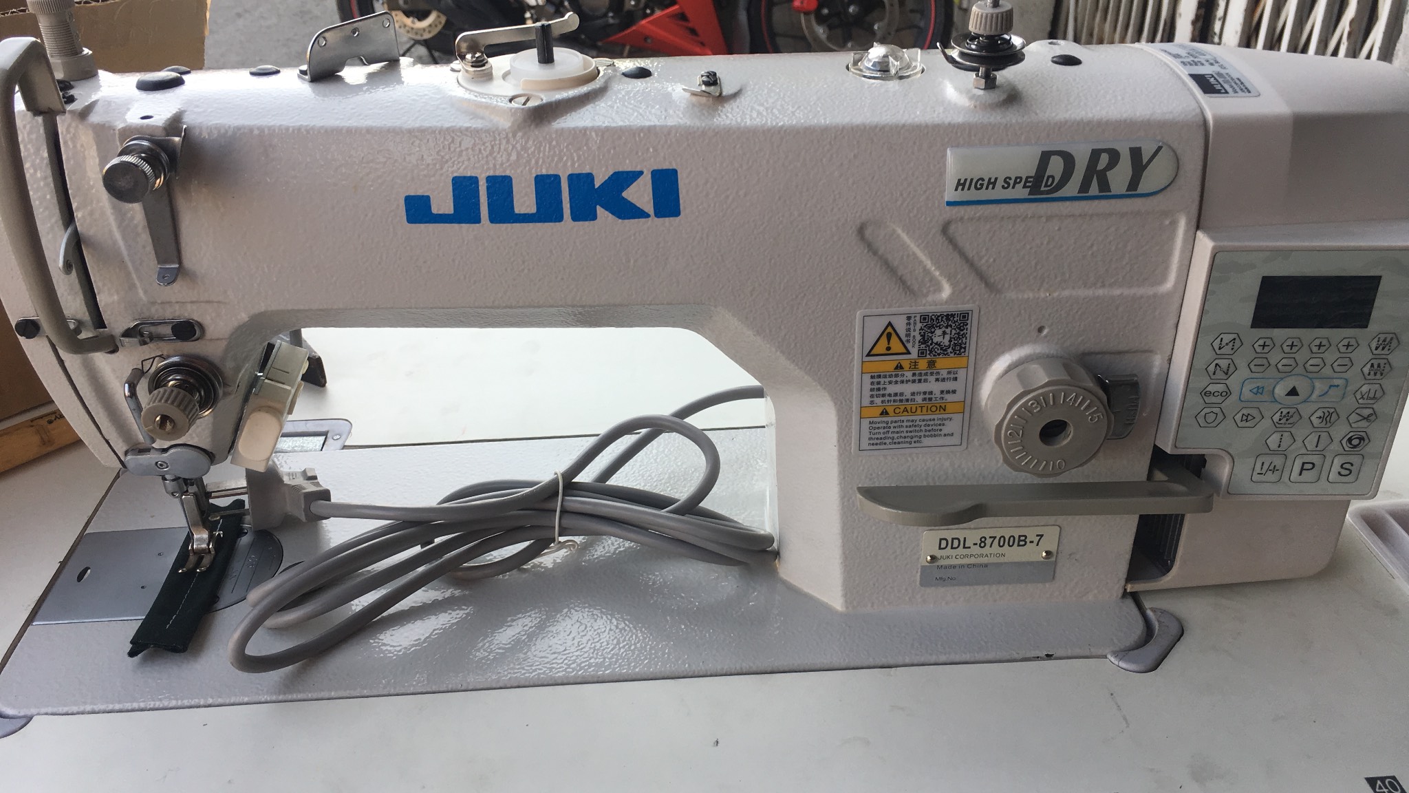 [HCM][Trả góp 0%]MÁY MAY JUKI CÔNG NGHIỆP 1 KIM ĐIỆN TỬ 8700 MỚI 100%