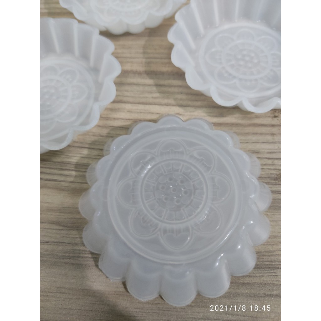 [HCM]BỘ 20 KHUÔN NHỰA LÀM RAU CÂU BÁNH BÒ HÌNH HOA SEN 6 CM ( CHỊU ĐƯỢC NHIỆT LÒ HẤP)