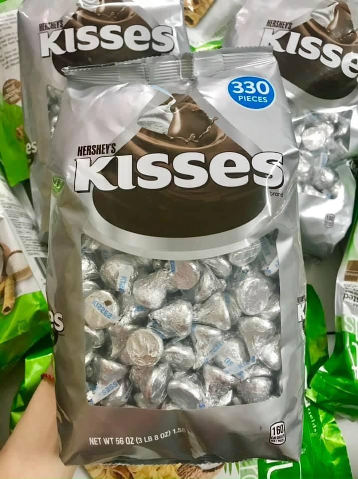 Kẹo chocolate Hershey’s Kisses Milk 1.58kg của Mỹ