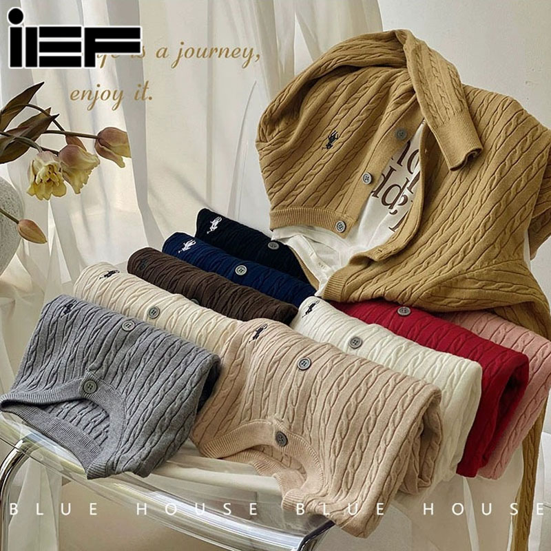 IEF áo len nữ tay dài Áo len đan xoắn thêu ngựa con cho nữ áo len cổ tròn màu đỏ và trắng cổ điển áo len tăm nữ 2024