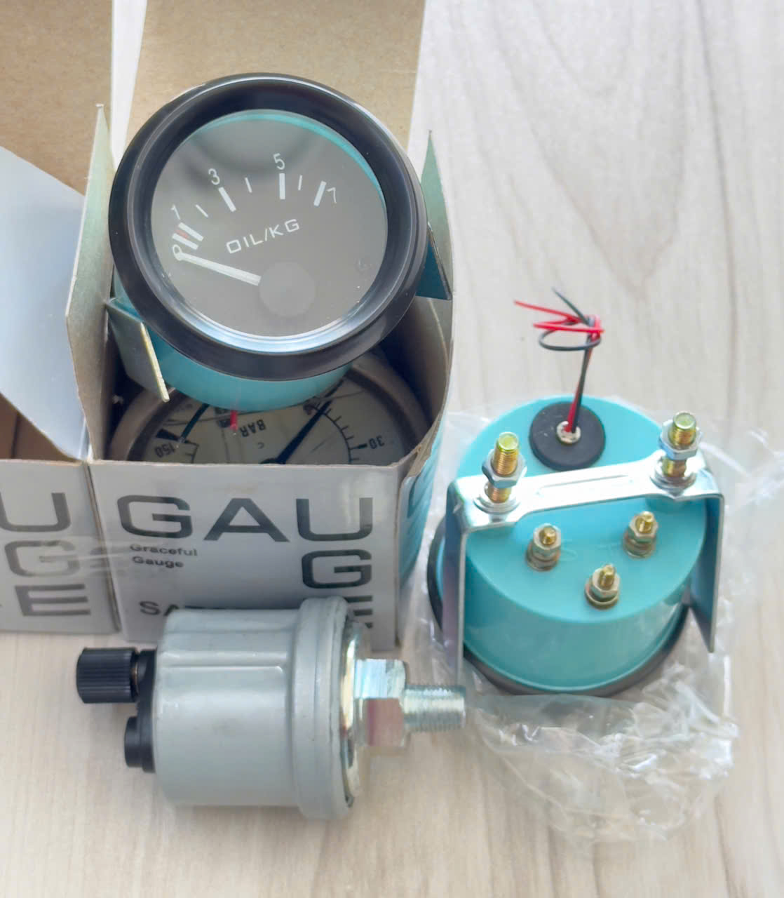 Đồng hồ đo áp suất nhớt điện DC 12V/24V SATORA chính hãng