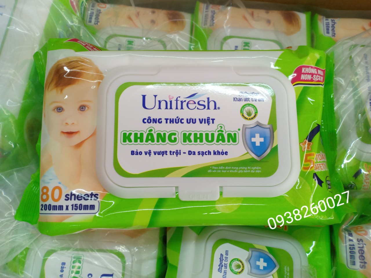 Khăn ướt Unifresh gói 80 tờ không mùi, an toàn cho bé