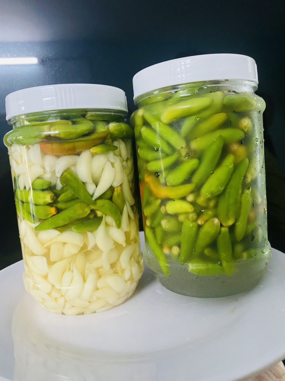 1 hũ tỏi lý sơn ngâm giấm+ ớt xanh chua ngọt 500gram