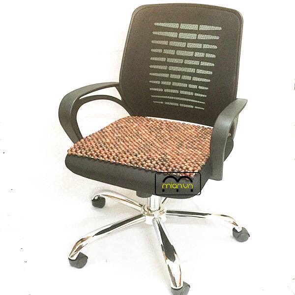 Lót ghế văn phòng hạt gỗ hương hạt 1.2cm - kích thước 45cm x 45cm